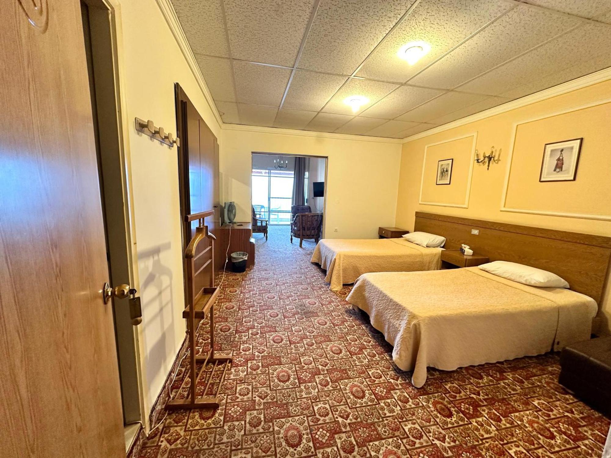 Le Crillon Hotel Brummana Exterior foto