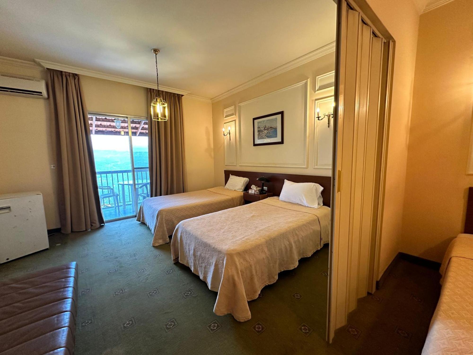 Le Crillon Hotel Brummana Exterior foto